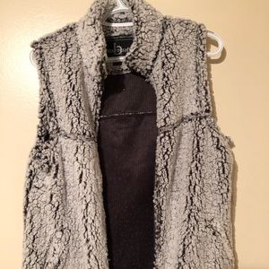 Sherpa zip up vest